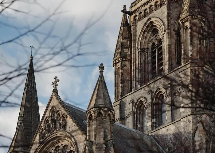 Prestigious Townhouse Close To Princes Street דירה אדינבורו