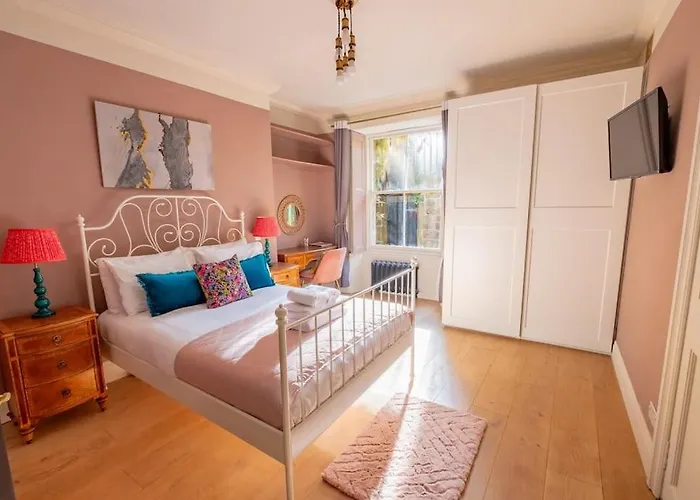 The Retreat Stockbridge * Edinburgh