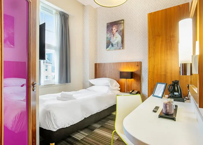 The Place 4* Эдинбург
