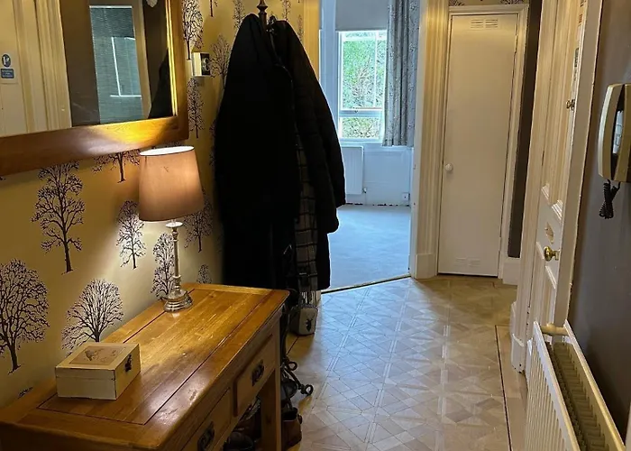 The Coates Gardens * אדינבורו