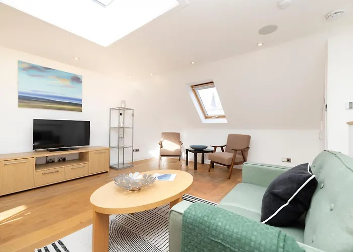 Joivy Superb Flats In The Heart Of