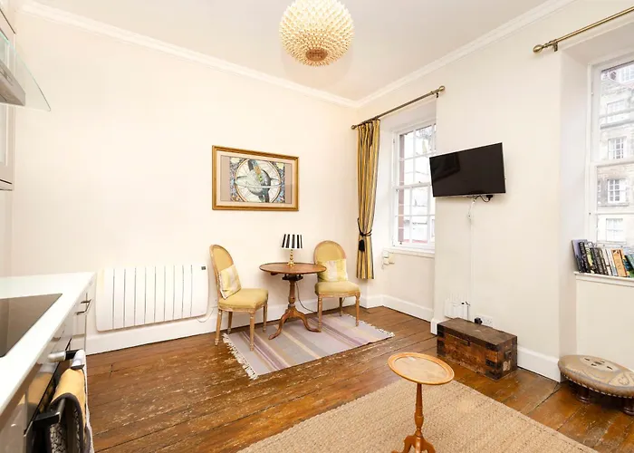 Apartment Joivy Classy Near Castle