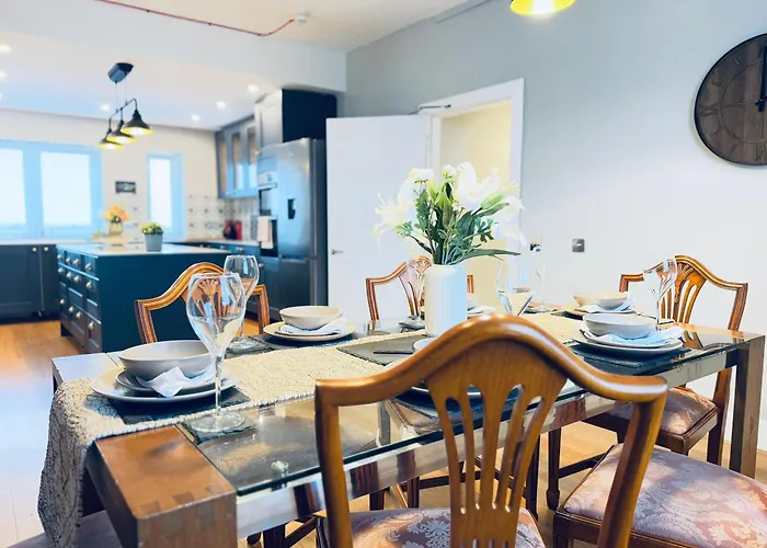 From - Iona - Private Members Club Ubytování v soukromí