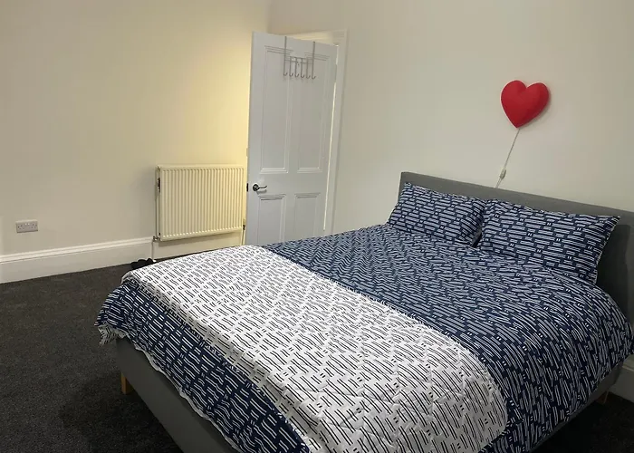 Entire Victorian House 2br - 4 Guests