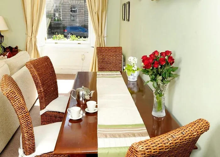 Elegant New Town Georgian Centre Flat * إدنبرة
