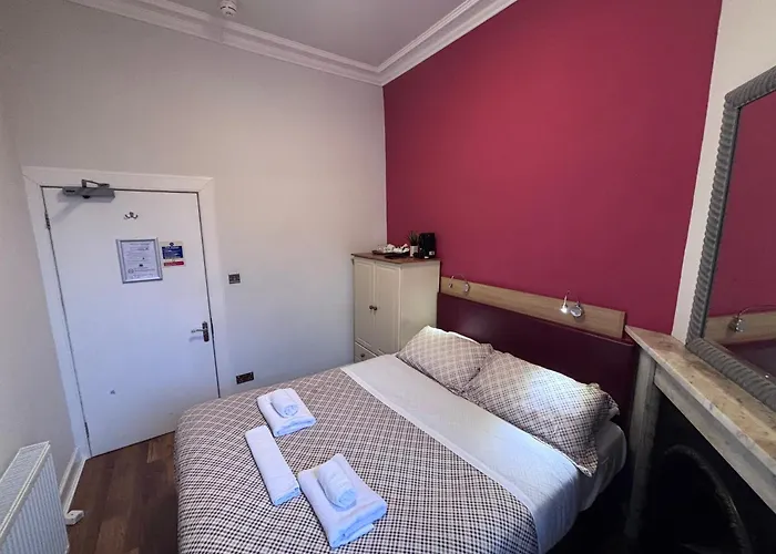 Pensionat Regent House - Centre 3*
