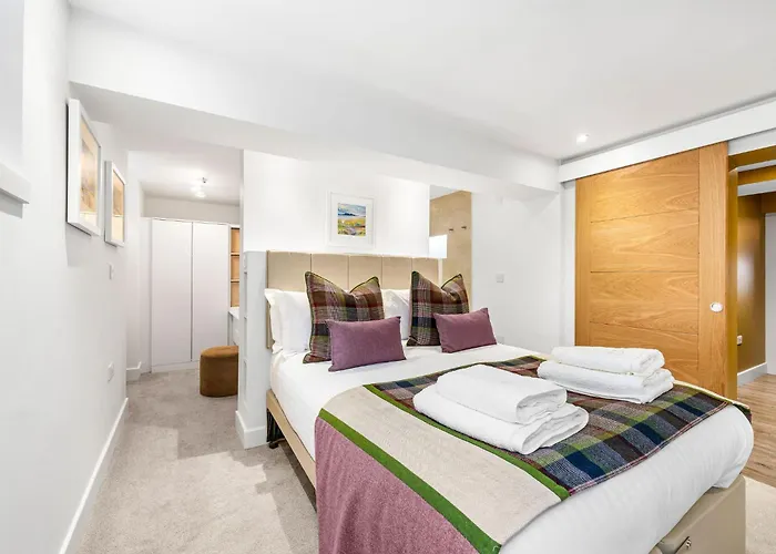 Righ - Luxury West End Artisan