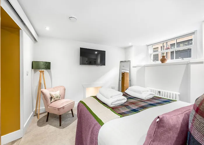 Righ - Luxury West End Artisan *