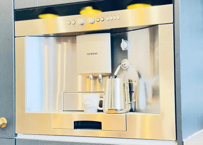 Floor With Castle Views דירה *