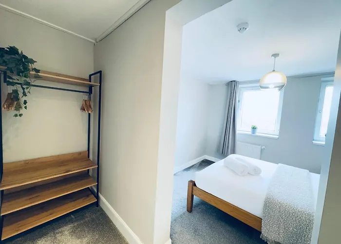 Floor With Castle Views *