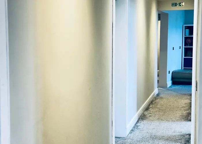 Floor With Castle Views *