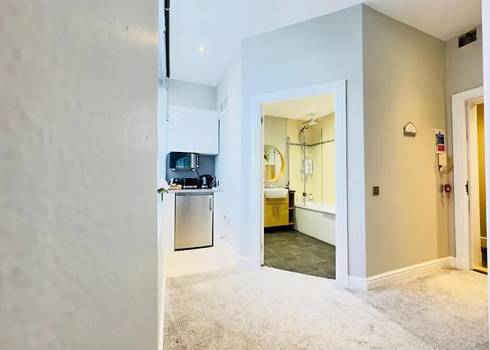 Floor Getaway With Cozy Canopy Bed * Edimburgo