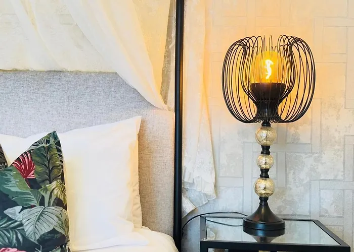 Apartamento Floor Getaway With Cozy Canopy Bed Edimburgo