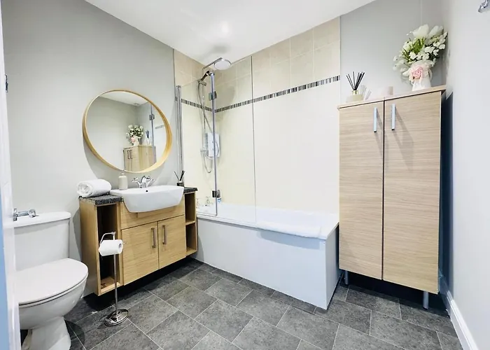 Floor Getaway With Cozy Canopy Bed Edimburgo