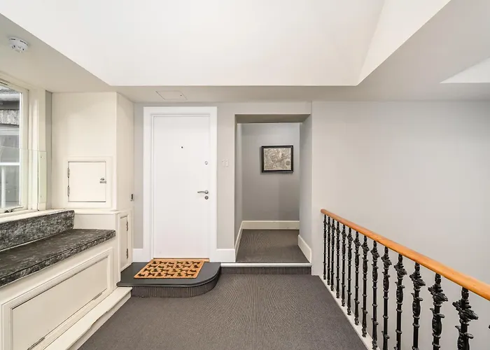 Destiny Scotland - St Andrew Square * Edinburgh