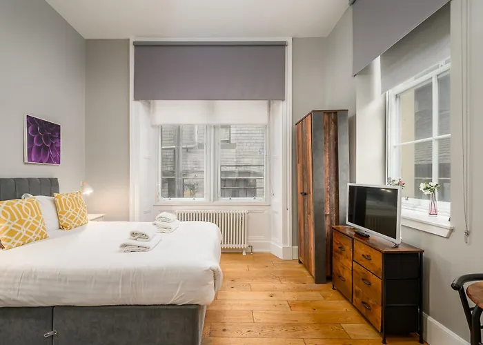 Destiny Scotland - St Andrew Square Apartment