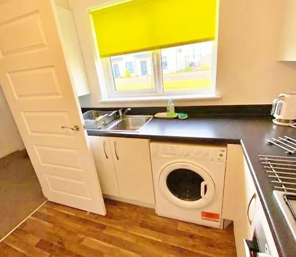 Feriehus 3 Bed House With Parking Near Airport *