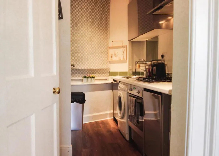 דירה 1 Bedrooms Flat In Haymarket, Heart Of Flat Sleeps 4 אדינבורו