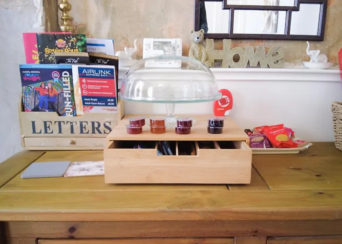 1 Bedrooms Flat In Haymarket, Heart Of Flat Sleeps 4