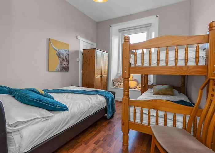 Free Parking - Centre - The Mccarty