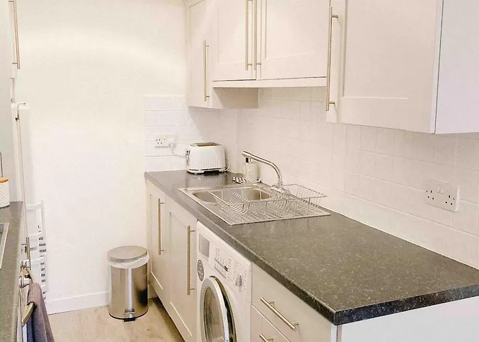 דירה Chic Flat Close To Edinburgh, Airport, & Zoo אדינבורו
