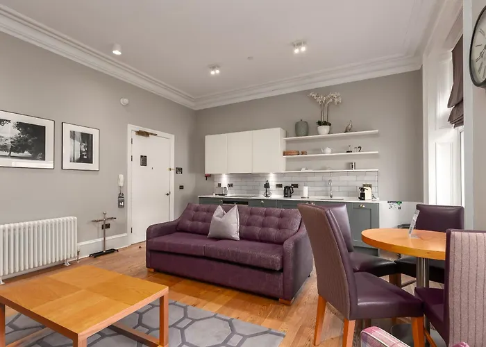 Destiny Scotland - Distillers House Apartment Edinburgh