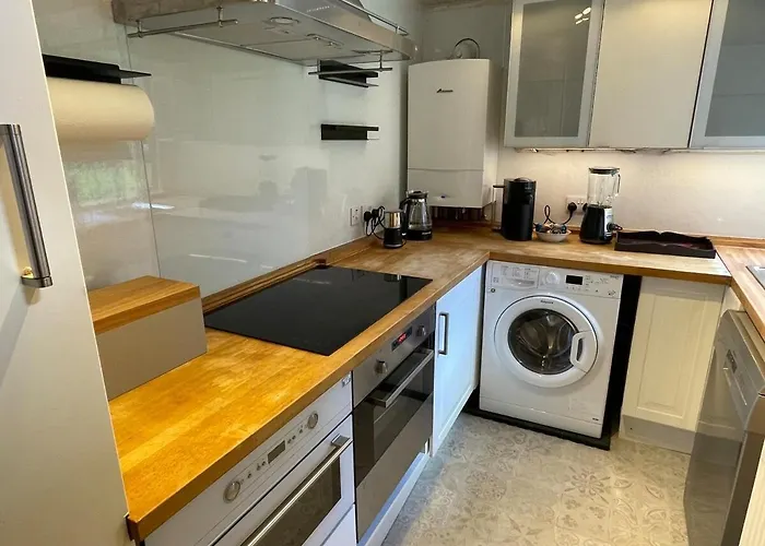 Large Flat In Chic Bruntsfield Apartment Edinburgh