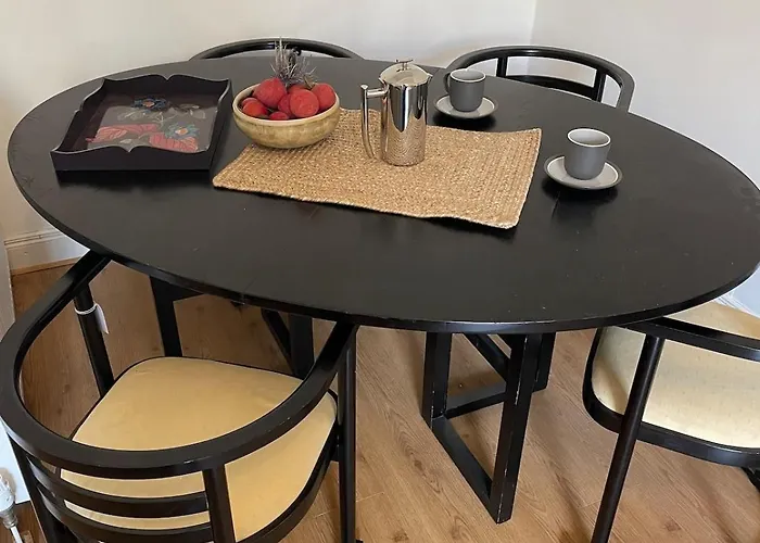 Large Flat In Chic Bruntsfield * Edinburgh