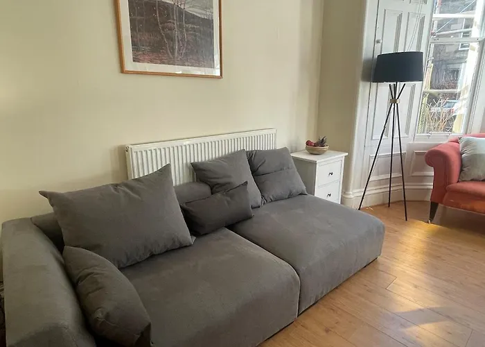 Apartment Large Flat In Chic Bruntsfield