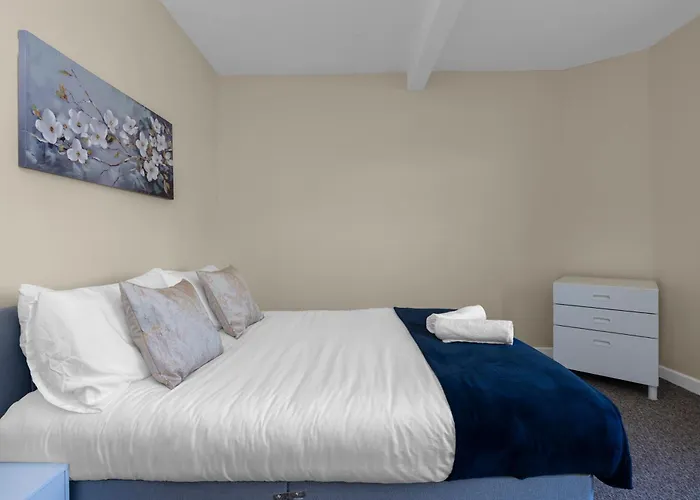 2 Bedroom In With 2 Free Parking Spaces شقة إدنبرة