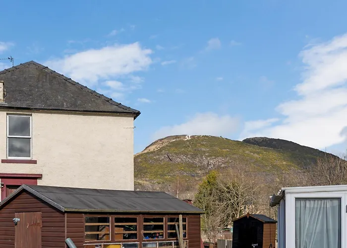 2 Bedroom In With 2 Free Parking Spaces شقة إدنبرة