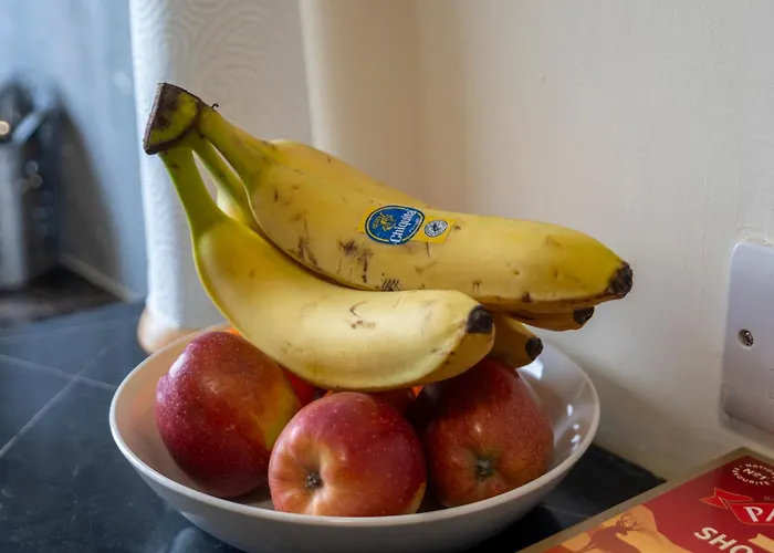 2 Bedroom In With 2 Free Parking Spaces إدنبرة