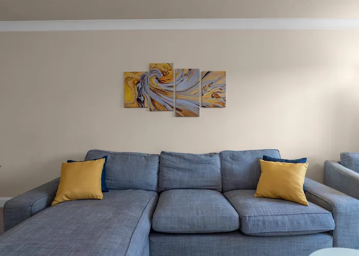 1 Double In Shared In With Free Parking