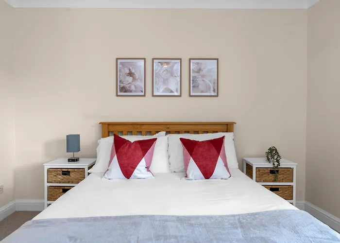 1 Double In Shared In With Free Parking