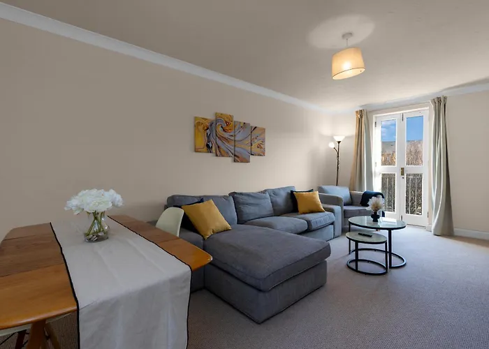 1 Double In Shared In With Free Parking דירה