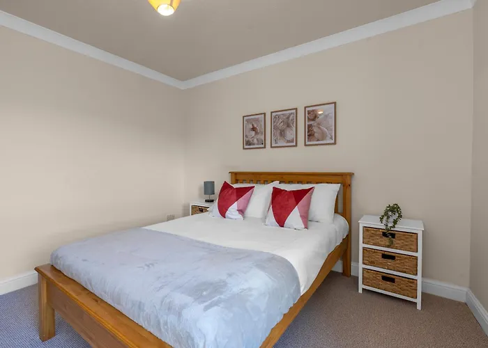 1 Double In Shared In With Free Parking אדינבורו