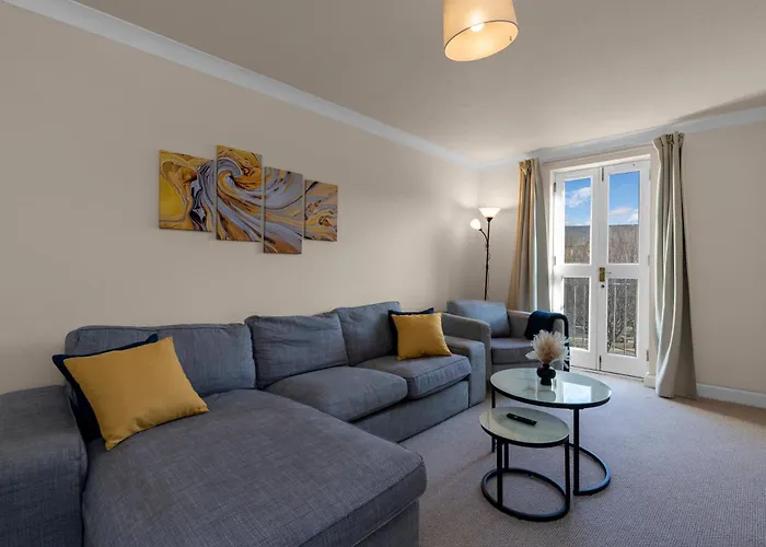 1 Double In Shared In With Free Parking