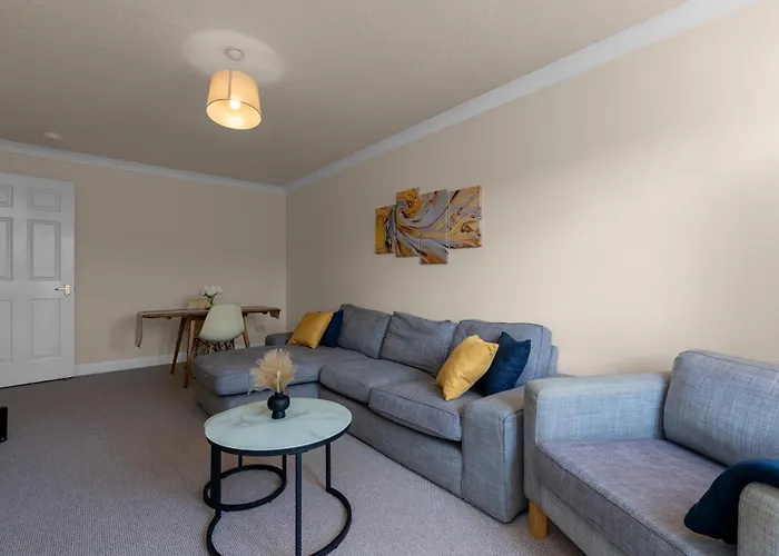 1 Double In Shared In With Free Parking דירה *