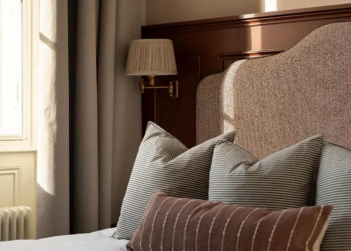 Moment George Iv Bridge Hotel
