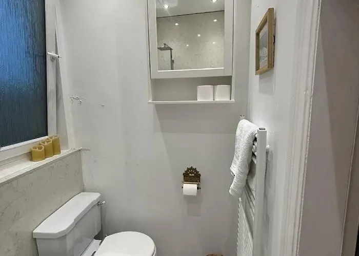 Bright Floor 2br In Morningside, Easy Centre Links, Close To And Royal Hospital Lägenhet
