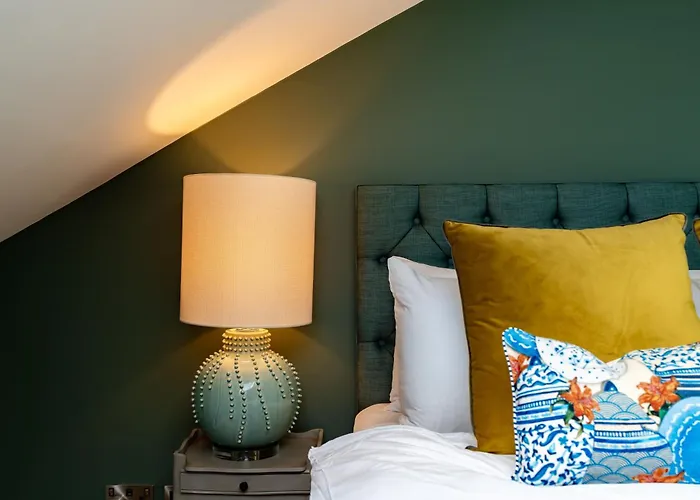 Dragon Luxury At 8 Albyn Place * Edinburgh