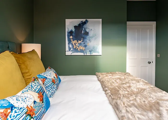 Dragon Luxury At 8 Albyn Place *
