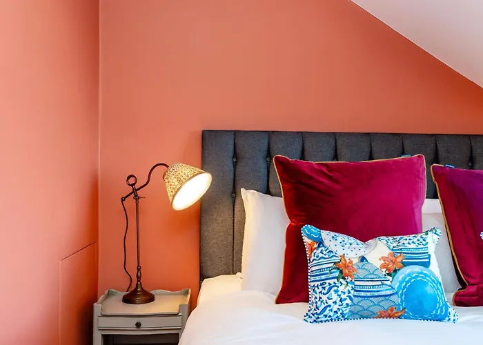 Dragon Luxury At 8 Albyn Place