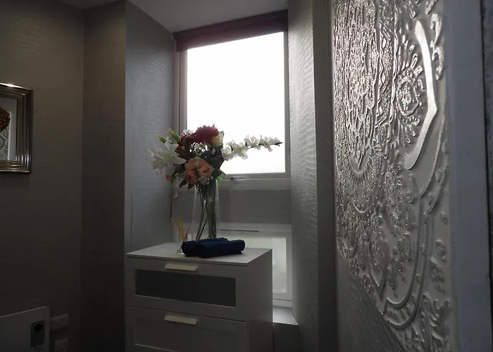 Apartment Convenience, Calm Comfort-- A Stylish One-bedroom Retreat Just 3 Stops From The Heart Of The *