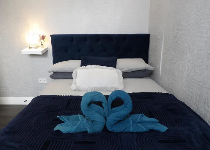 Apartment Convenience, Calm Comfort-- A Stylish One-bedroom Retreat Just 3 Stops From The Heart Of The *