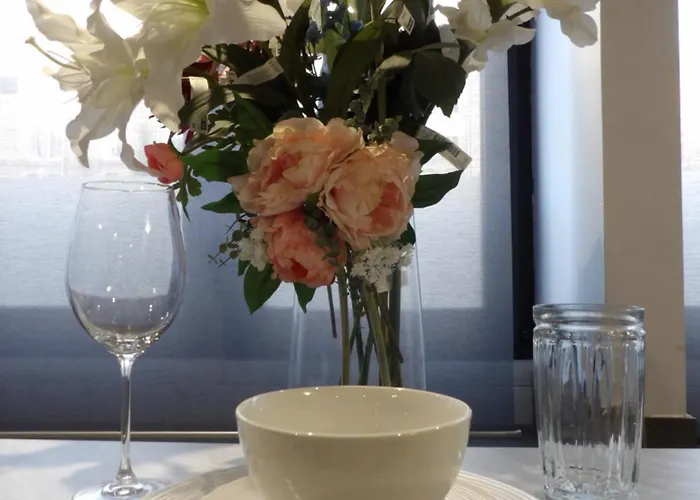 Convenience, Calm Comfort-- A Stylish One-bedroom Retreat Just 3 Stops From The Heart Of The *