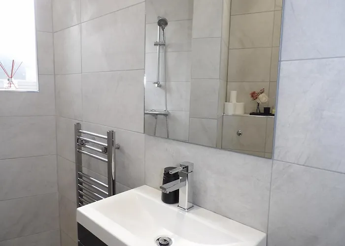 Convenience, Calm Comfort-- A Stylish One-bedroom Retreat Just 3 Stops From The Heart Of The