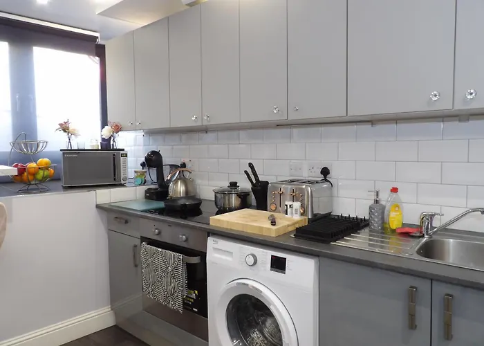 Apartment Convenience, Calm Comfort-- A Stylish One-bedroom Retreat Just 3 Stops From The Heart Of The