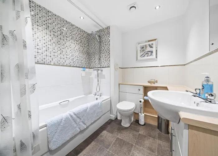 Slateford 2 Bedroom - *