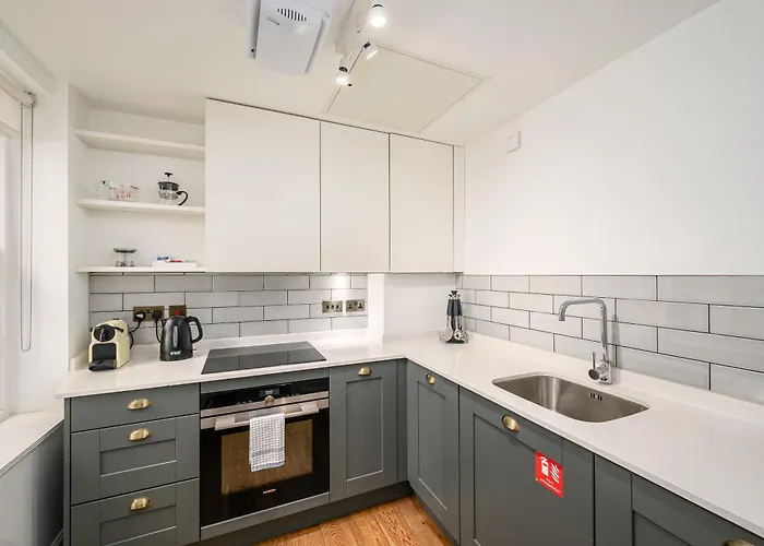 Apartment Destiny Scotland - Distillers House Edinburgh